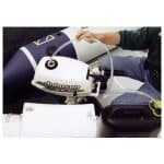 Handpomp voor vloeistofoverdracht met buis van 19 mm, ideaal voor snelle en veilige overdrachten.