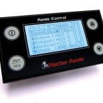 Pannello di controllo Fischer Panda 5000i Neo con display LCD e pulsanti di gestione.