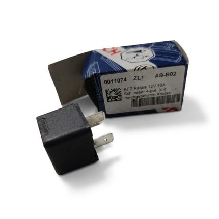 Relais auto 12V 30A a 4 poli con confezione originale.